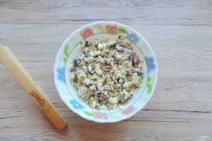 Салат из шпрот и кукурузы Салат из шпрот и кукурузы