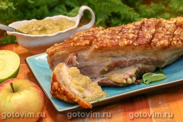 Свиная грудинка с соусом из хрена и яблок Свиная грудинка с соусом из хрена и яблок