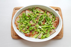 Свинина с маринованными помидорами Свинина с маринованными помидорами