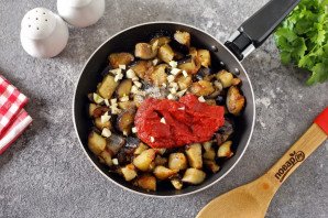 Баклажаны в томатно-молочном соусе Баклажаны в томатно-молочном соусе