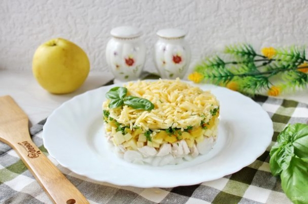 Салат "Каприз" с яблоком Салат "Каприз" с яблоком