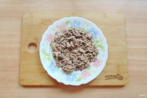 Салат с куриной печенью и маринованными огурцами