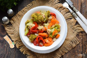 Овощное рагу с курицей и брокколи Овощное рагу с курицей и брокколи