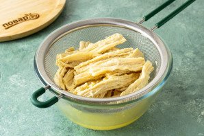 Маринованная соевая спаржа