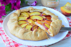 Постный пирог с персиками Постный пирог с персиками