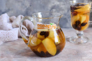 Компот из яблок и шиповника