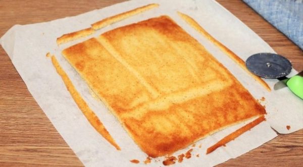 Медовые пирожные с кремом и джемом, пошаговый рецепт с фото Медовые пирожные с кремом и джемом, пошаговый рецепт с фото