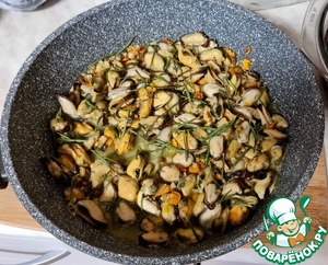 Красный и черный рис с мидиями в сливочном соусе