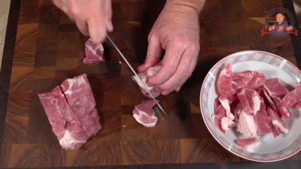 Мясо в соевом соусе в казане с болгарским перцем по-русски. 