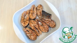 Пряная горбуша под голландским соусом Пряная горбуша под голландским соусом