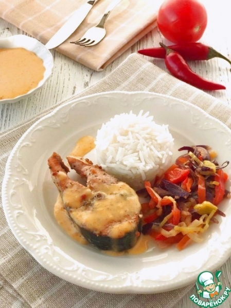 Пряная горбуша под голландским соусом Пряная горбуша под голландским соусом