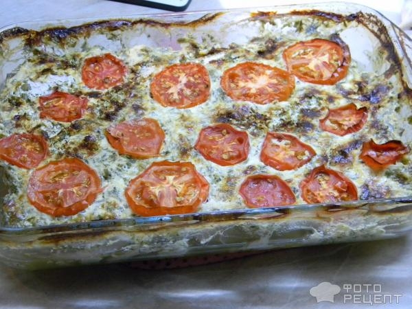 Рецепт: Индюшатина под сырно-сметанным соусом - на подушке из кабачков