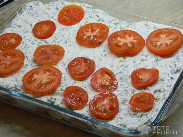 Рецепт: Индюшатина под сырно-сметанным соусом - на подушке из кабачков