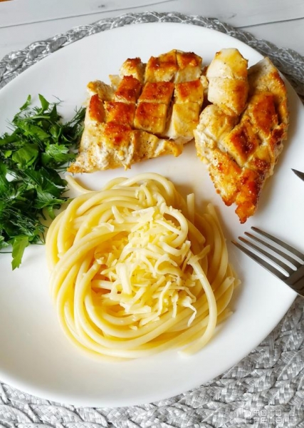 Рецепт: Куриная грудка на сковороде по-быстрому - или обычное филе в необычном виде Рецепт: Куриная грудка на сковороде по-быстрому - или обычное филе в необычном виде