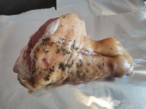 Рецепт: Томленая свиная рулька - Великолепная свиная рулька в духовке! Рецепт: Томленая свиная рулька - Великолепная свиная рулька в духовке!