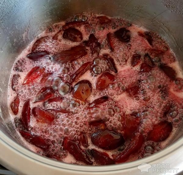 Рецепт: Варенье из слив - у каждой хозяйки свой вариант.