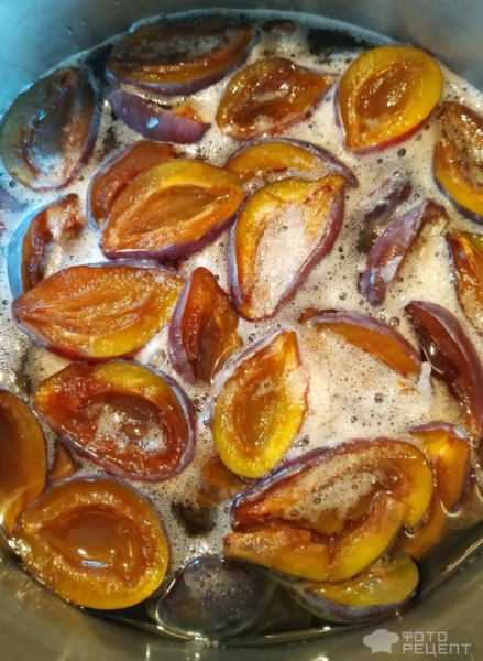 Рецепт: Варенье из слив - у каждой хозяйки свой вариант.