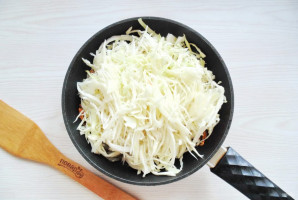 Диетическая тушеная капуста с курицей Диетическая тушеная капуста с курицей