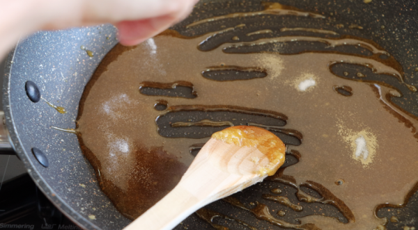 Сахарные соты из сериала "Игра в кальмара", как приготовить и какие формы лучше использовать , пошаговый рецепт с фото