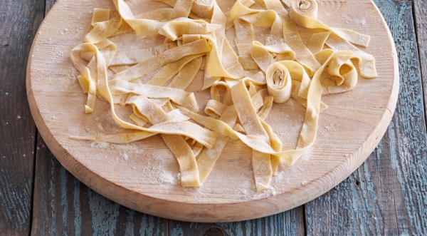 Как приготовить домашние яичные тальятелле, пошаговый рецепт с фото
