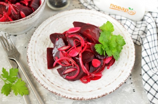 Маринованная свекла с луком Маринованная свекла с луком