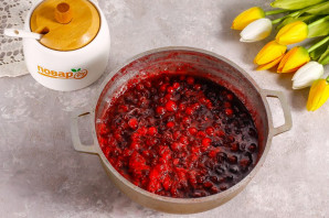 Варенье из клюквы с грецкими орехами