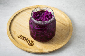 Салат по-турецки с маринованной капустой