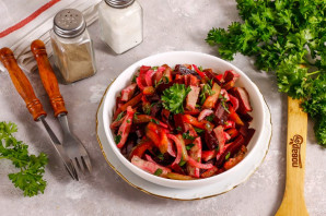 Салат со свеклой и говядиной Салат со свеклой и говядиной