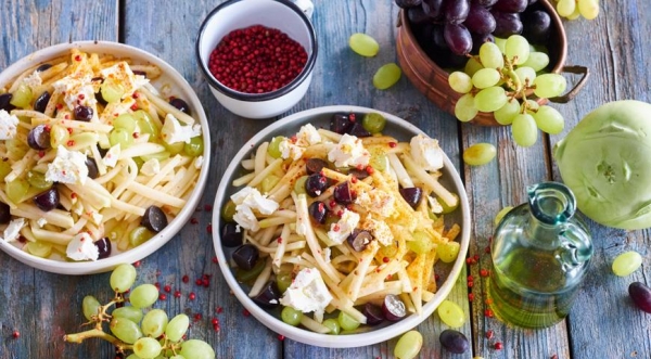 Салат из кольраби с брынзой и виноградом, пошаговый рецепт с фото Салат из кольраби с брынзой и виноградом, пошаговый рецепт с фото