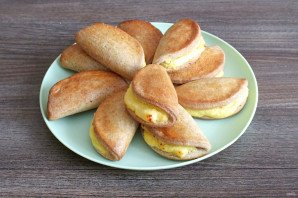 Сочни с творогом из ржаной муки Сочни с творогом из ржаной муки