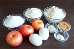 Сахарный пирог с яблоками
