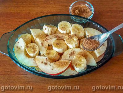 Десерт из запеченных с ромом фруктов Десерт из запеченных с ромом фруктов