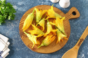 Фаршированные цветки кабачков Фаршированные цветки кабачков