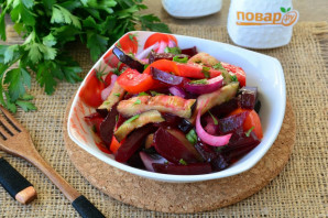 Салат из свеклы и баклажанов