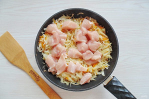 Диетическая тушеная капуста с курицей Диетическая тушеная капуста с курицей