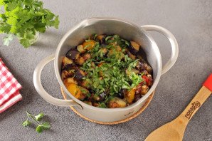 Салат с булгуром и баклажанами