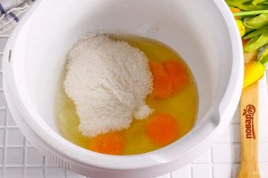 Заливной творожный пирог с яблоками