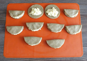 Сочни с творогом из ржаной муки Сочни с творогом из ржаной муки