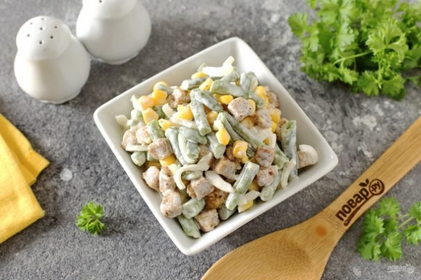 Салат из стручковой фасоли и кукурузы Салат из стручковой фасоли и кукурузы