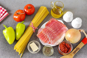 Паста "Карбонара" в томатном соусе