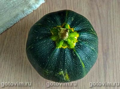 Куриные голени с овощной стружкой из кабачков Куриные голени с овощной стружкой из кабачков