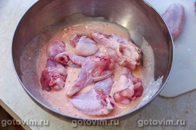 Куриные крылышки, жаренные в кокосовой стружке Куриные крылышки, жаренные в кокосовой стружке