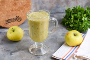 Смузи из сельдерея, яблока и киви