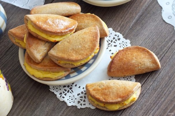 Сочни с творогом из ржаной муки Сочни с творогом из ржаной муки