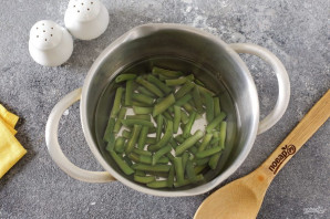 Салат из стручковой фасоли и кукурузы Салат из стручковой фасоли и кукурузы