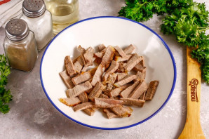 Салат со свеклой и говядиной Салат со свеклой и говядиной