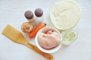 Диетическая тушеная капуста с курицей Диетическая тушеная капуста с курицей