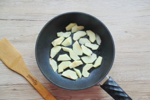 Творожная запеканка с бананом и яблоком Творожная запеканка с бананом и яблоком