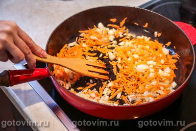 Отбивные из свиной шейки с картофелем, запеченные в томатом соусе 