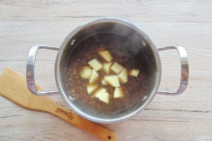 Постный суп из зеленой чечевицы